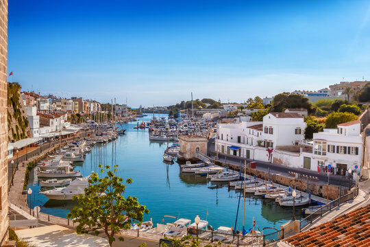 CUAL ES LA MEJOR ZONA DE MENORCA PARA ALOJARSE